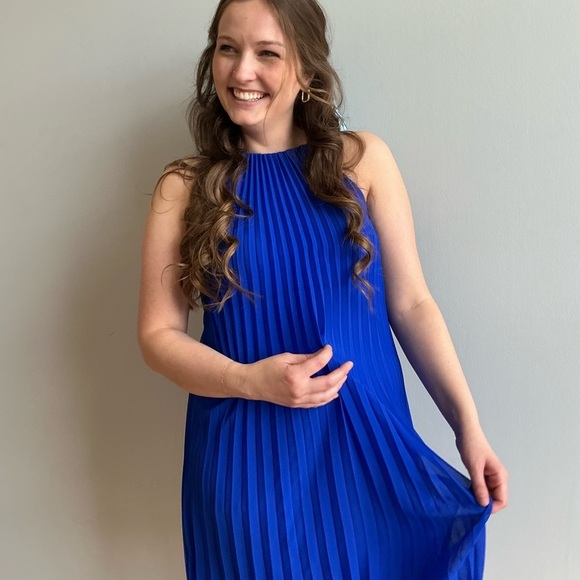 Vibrant Blue Pleated Dress - Picture 5 of 7